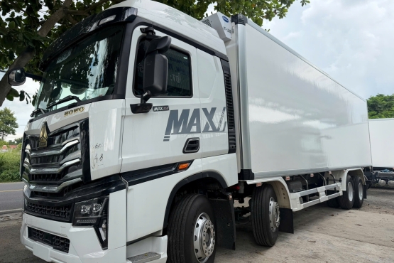XE TẢI ĐÔNG LẠNH 4 CHÂN HOWO MAX 350 ML HT1380